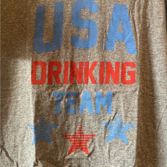 Kid Dangerous NWT USA Drinking Team T-Shirt size large - Picture 3 of 4